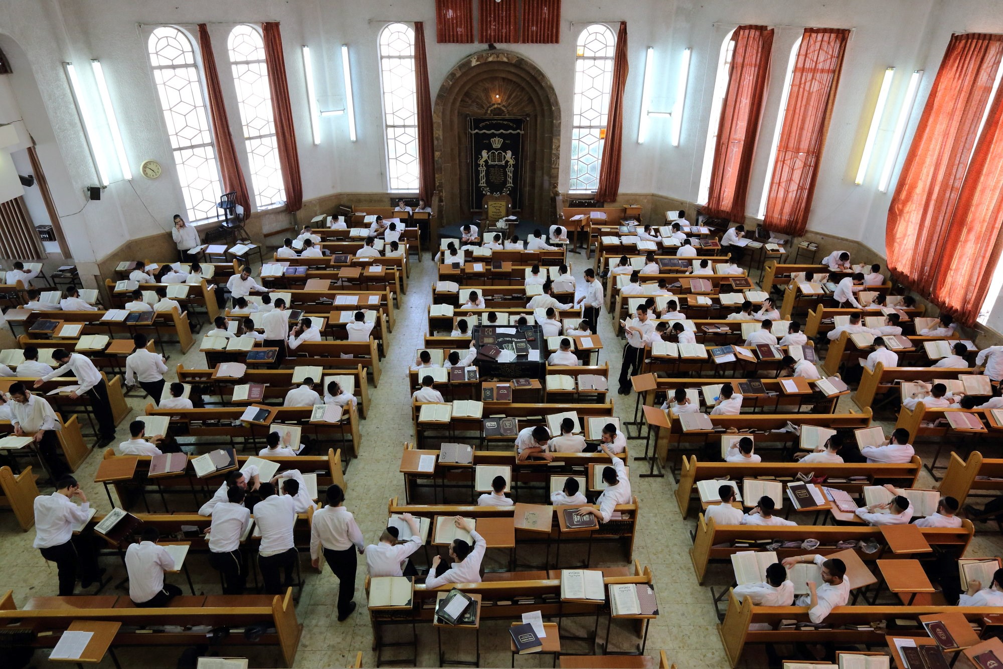 Mass Tracking of Boys to Yeshivas Comes at the Price of Excellence