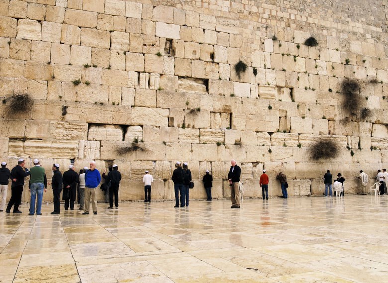 Time to Allow Everyone to Worship at the Foot of the Temple Mount as they Wish 