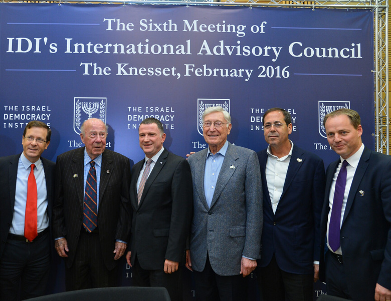 members of IDI's International Advisory Council, Board of Directors, anmembers of IDI's International Advisory Council, Board of Directors, and distinguished guestsd distinguished guests