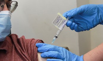  Israelis Wary about Partaking in First Round of Vaccinations