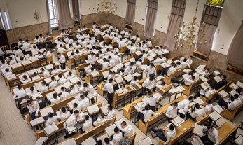 IDI Analysis: 7.3% Surge in Yeshiva and Kollel Students