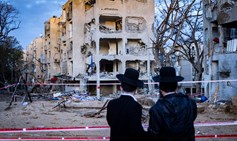 זירת נפילת הטיל האיראני בערד, מרץ 2026 | Photo by Chaim Goldberg/Flash90