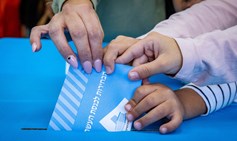 בדרך אל הקלפי: עד כמה מוחשית הסכנה לטוהר הבחירות? | Photo by Olivier Fitoussi/Flash90