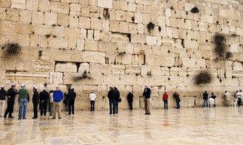 Time to Allow Everyone to Worship at the Foot of the Temple Mount as they Wish 
